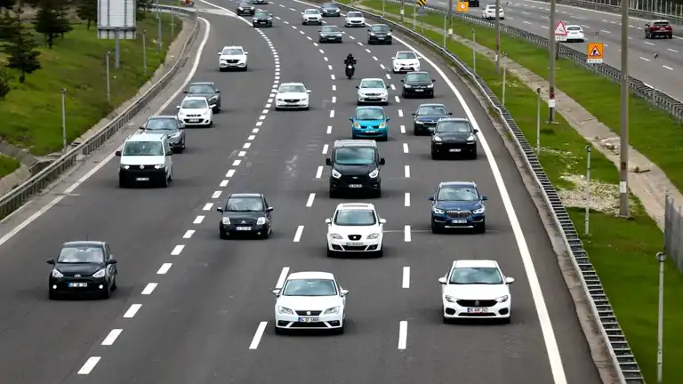 Nisan'da 192 Bin Araç Trafiğe Kayıt Oldu